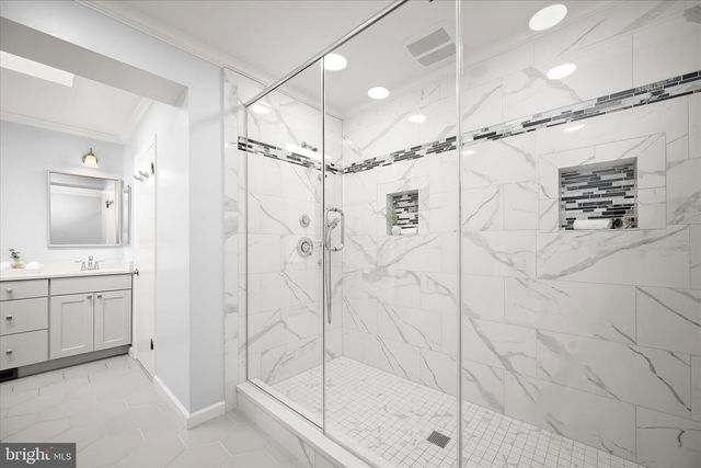 7001 HOPEWOOD ST, Bethesda, MD 20817