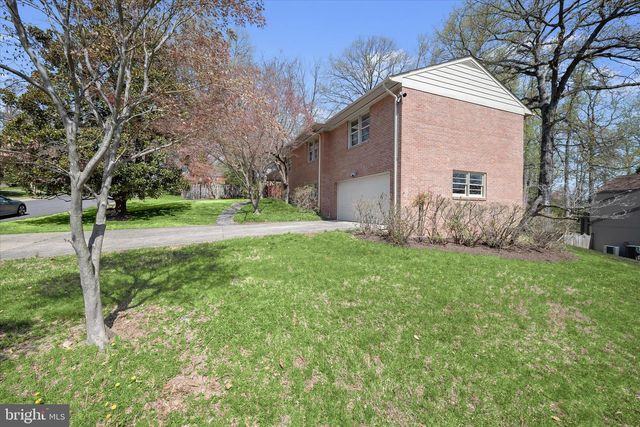 7001 HOPEWOOD ST, Bethesda, MD 20817