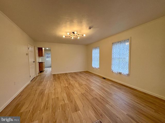 404 W FRONT ST, Port Matilda, PA 16870