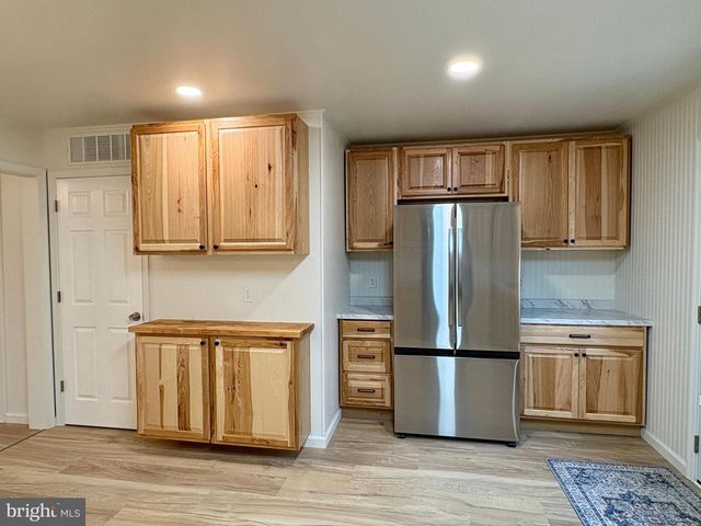 404 W FRONT ST, Port Matilda, PA 16870