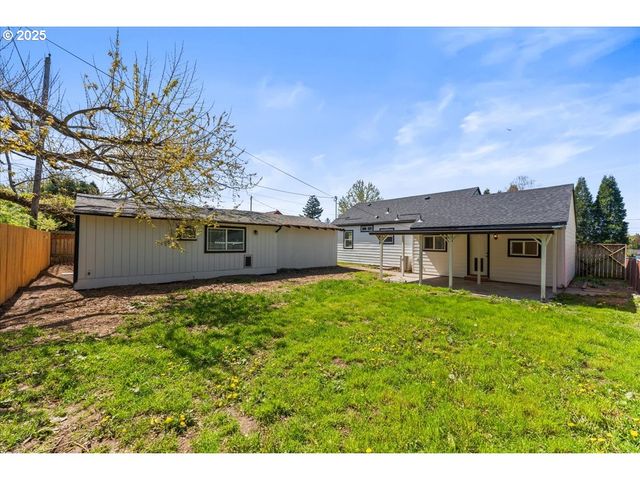 1718 Ne WALNUT Ave, Wood Village, OR 97060