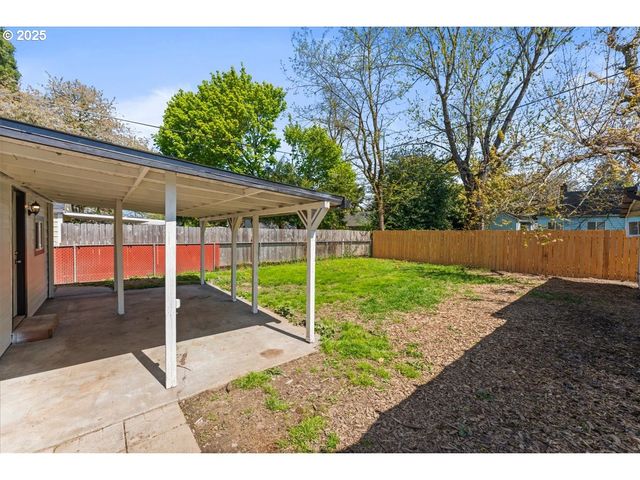 1718 Ne WALNUT Ave, Wood Village, OR 97060