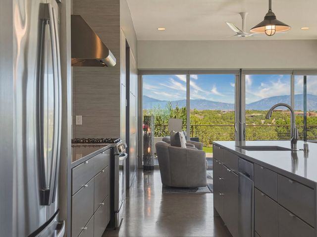 13 Sendero Ensueno, Santa Fe, NM 87506