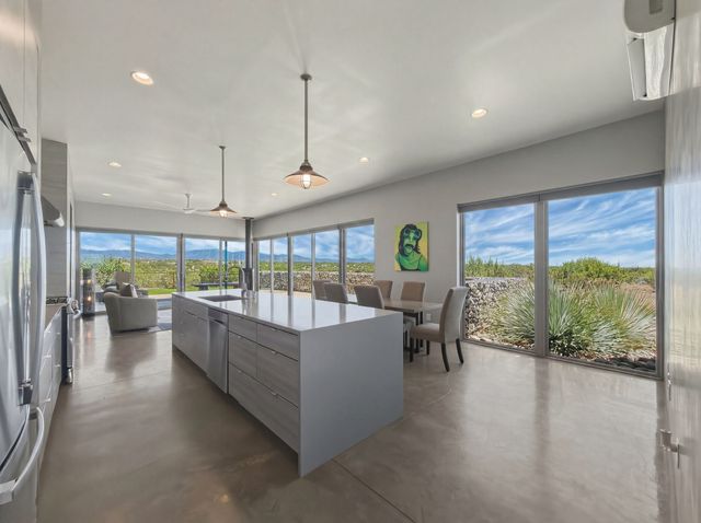 13 Sendero Ensueno, Santa Fe, NM 87506