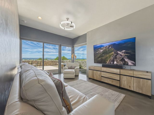 13 Sendero Ensueno, Santa Fe, NM 87506