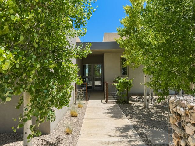 13 Sendero Ensueno, Santa Fe, NM 87506