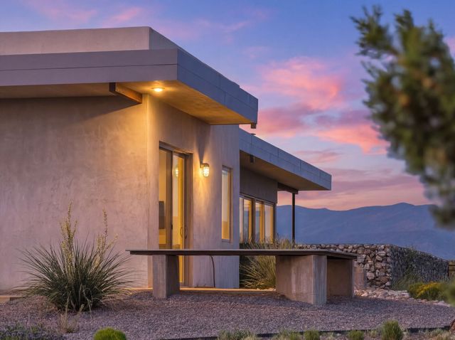 13 Sendero Ensueno, Santa Fe, NM 87506