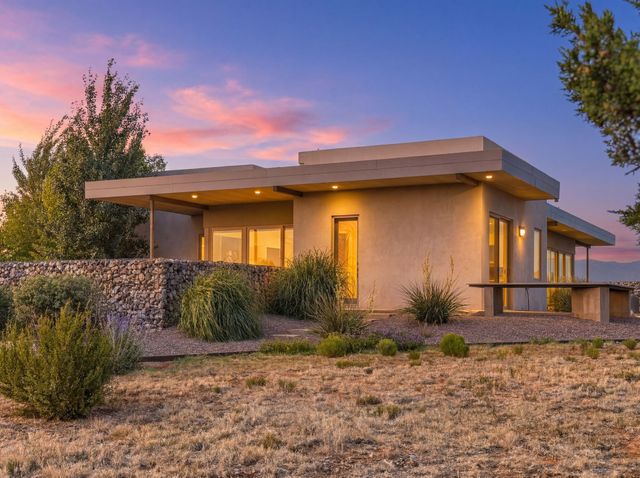 13 Sendero Ensueno, Santa Fe, NM 87506
