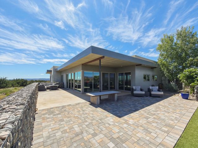 13 Sendero Ensueno, Santa Fe, NM 87506