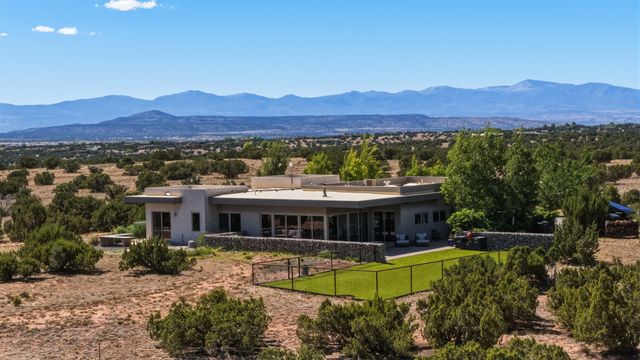13 Sendero Ensueno, Santa Fe, NM 87506