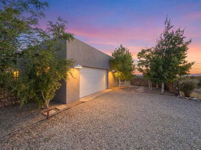 13 Sendero Ensueno, Santa Fe, NM 87506