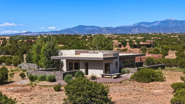 13 Sendero Ensueno, Santa Fe, NM 87506