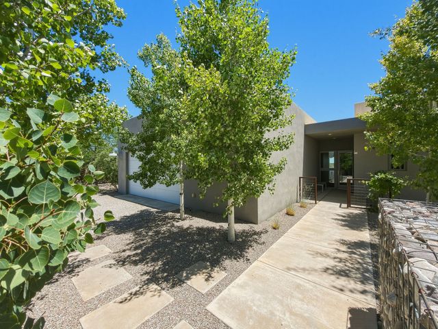 13 Sendero Ensueno, Santa Fe, NM 87506