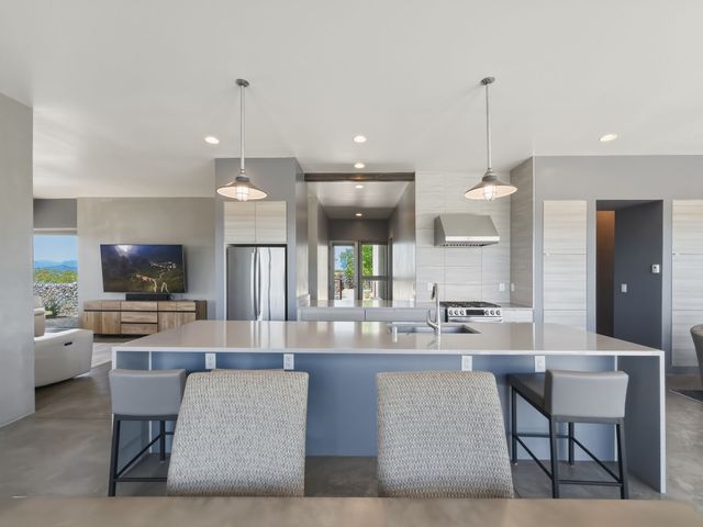 13 Sendero Ensueno, Santa Fe, NM 87506