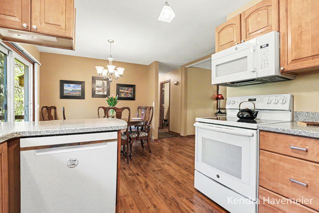 8261 Bush Drive NE, Rockford, MI 49341