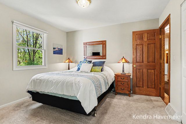 8261 Bush Drive NE, Rockford, MI 49341