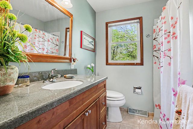 8261 Bush Drive NE, Rockford, MI 49341