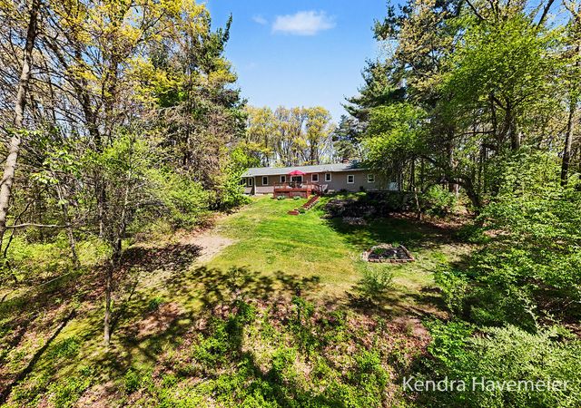 8261 Bush Drive NE, Rockford, MI 49341