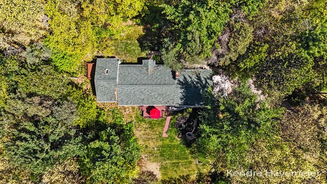 8261 Bush Drive NE, Rockford, MI 49341