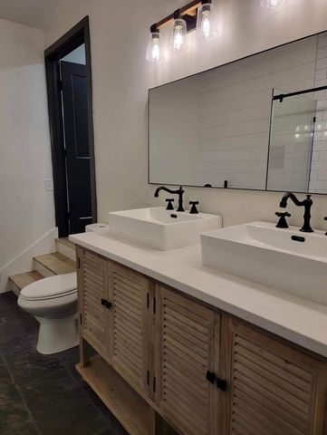 927 Koble Dr, Lebanon, TN 37087