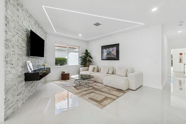 5239 Suffolk Drive, Boca Raton, FL 33496