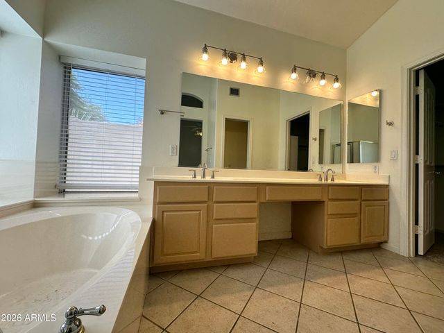 1667 S SYCAMORE Place, Chandler, AZ 85286
