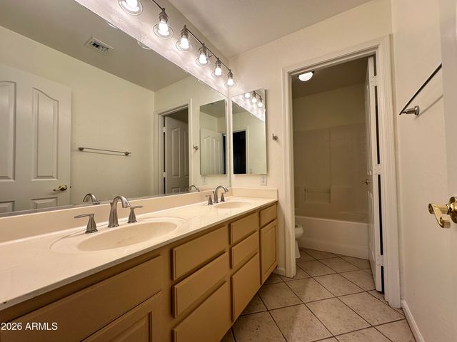 1667 S SYCAMORE Place, Chandler, AZ 85286