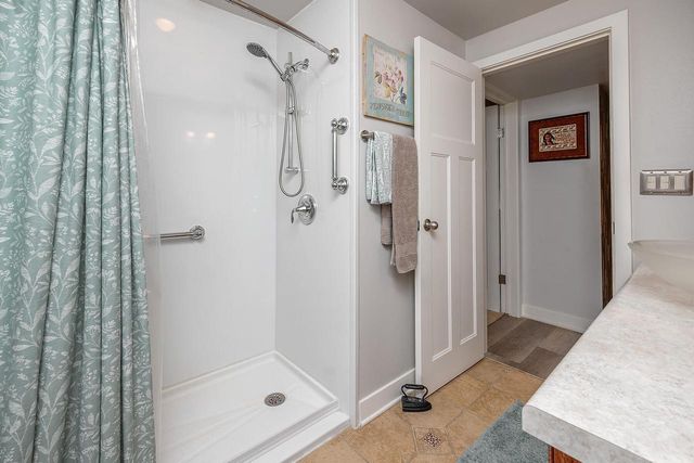 1618 S Wildwood DRIVE, New Berlin, WI 53151