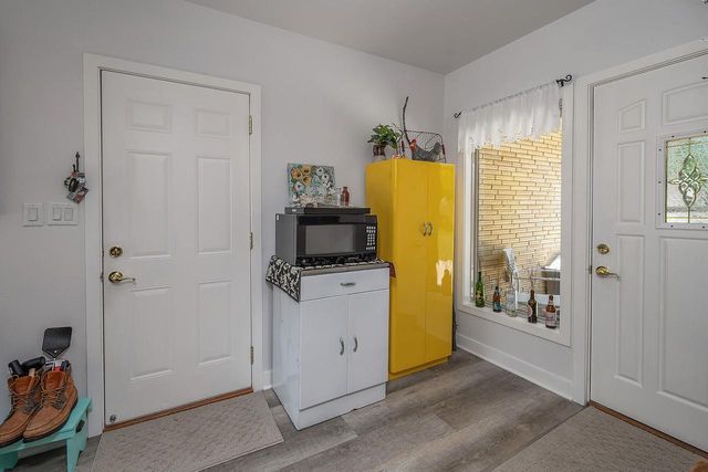 1618 S Wildwood DRIVE, New Berlin, WI 53151