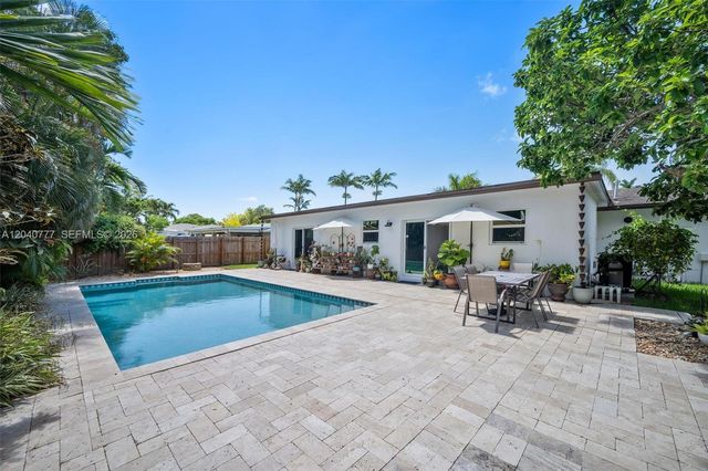 9241 SW 183rd Ter, Palmetto Bay, FL 33157