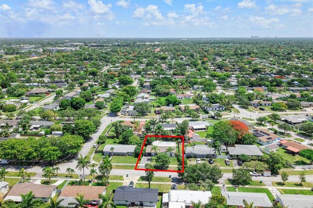 9241 SW 183rd Ter, Palmetto Bay, FL 33157