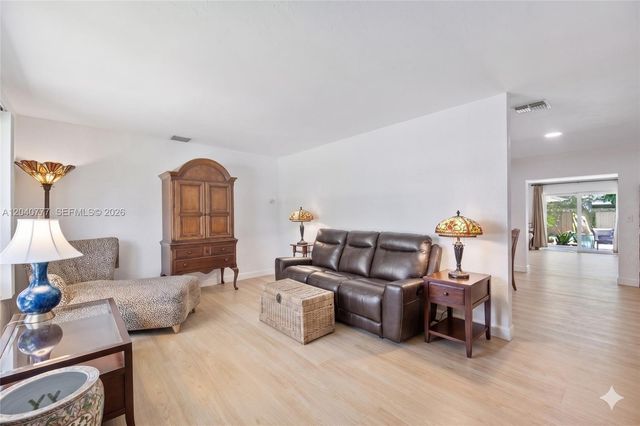9241 SW 183rd Ter, Palmetto Bay, FL 33157