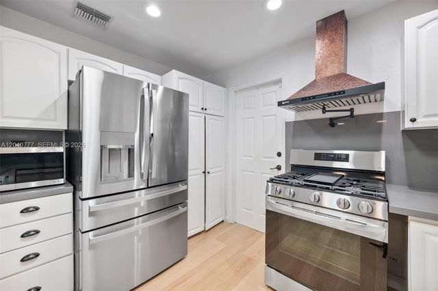 9241 SW 183rd Ter, Palmetto Bay, FL 33157
