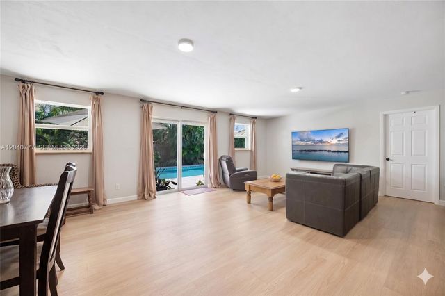 9241 SW 183rd Ter, Palmetto Bay, FL 33157