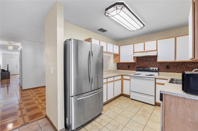 1907 FLUORSHIRE DRIVE, Brandon, FL 33511
