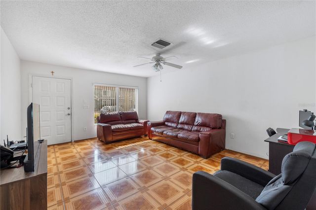 1907 FLUORSHIRE DRIVE, Brandon, FL 33511
