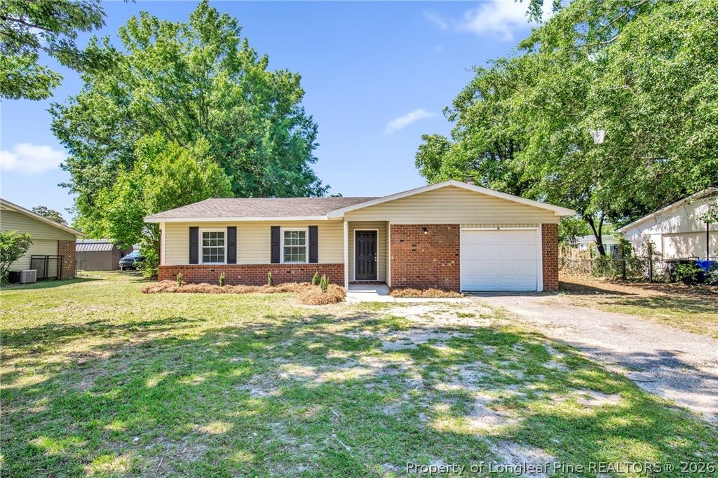 4765 NW Friar Avenue, Fayetteville, NC 28304