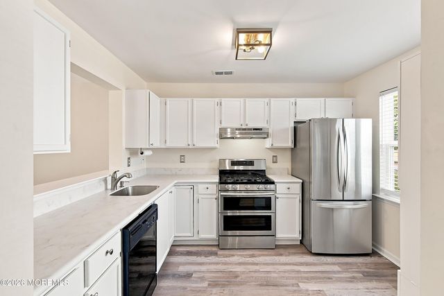 141 Spoon Bill Holw Hollow, Bayville, NJ 08721
