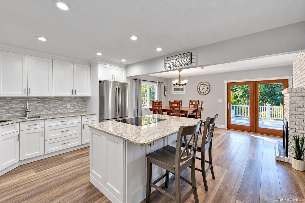 1588 Roosevelt Avenue, Bohemia, NY 11716 — photo 3
