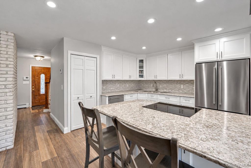 1588 Roosevelt Avenue, Bohemia, NY 11716 — photo 5