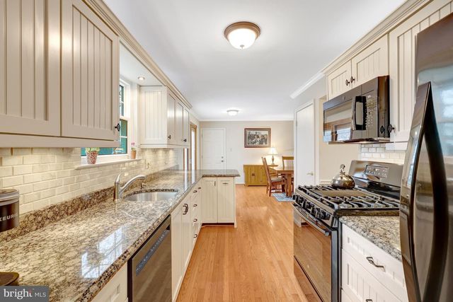 12167 EDDYSPARK DR, Herndon, VA 20170