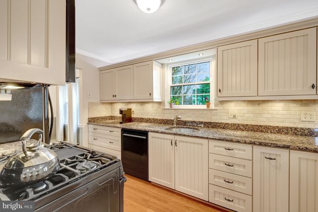 12167 EDDYSPARK DR, Herndon, VA 20170