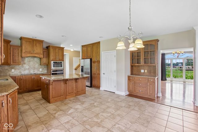 4450 W 300 N, Fairland, IN 46126