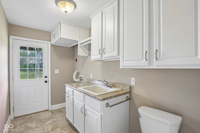 4450 W 300 N, Fairland, IN 46126