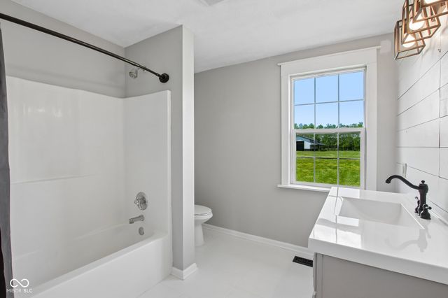 4450 W 300 N, Fairland, IN 46126