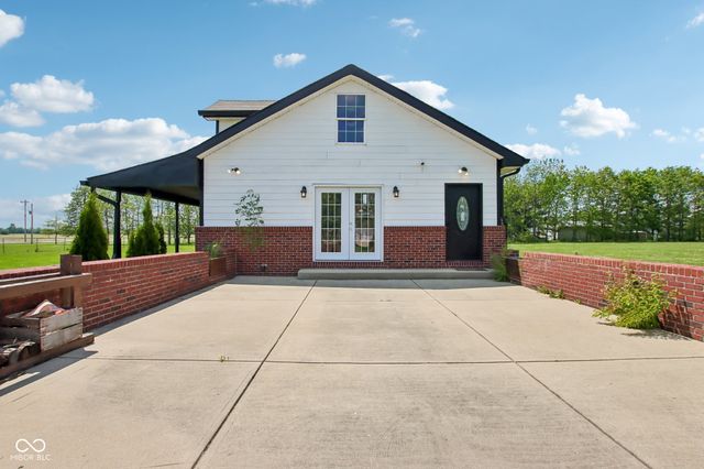 4450 W 300 N, Fairland, IN 46126