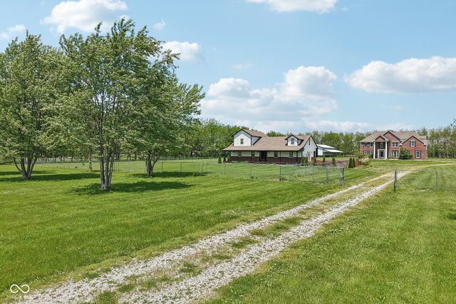 4450 W 300 N, Fairland, IN 46126