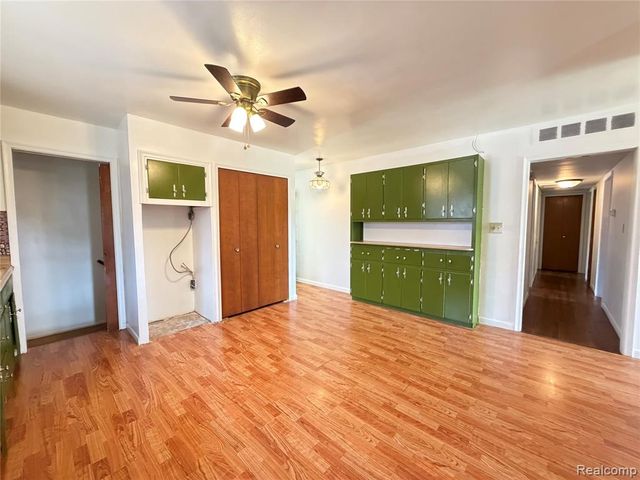 1861 Grange Road, Trenton, MI 48183