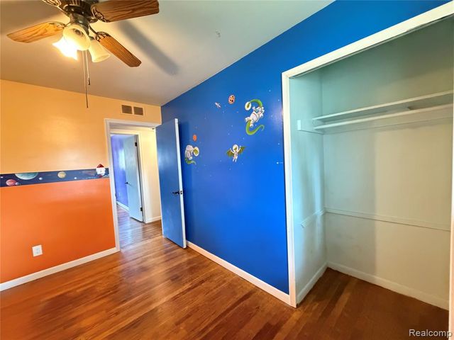 1861 Grange Road, Trenton, MI 48183