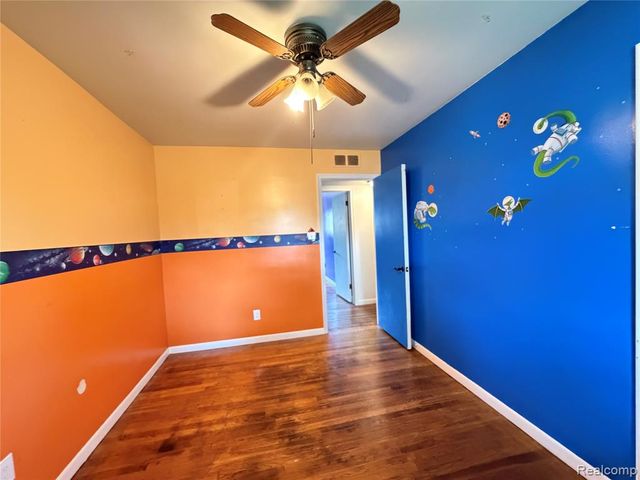 1861 Grange Road, Trenton, MI 48183